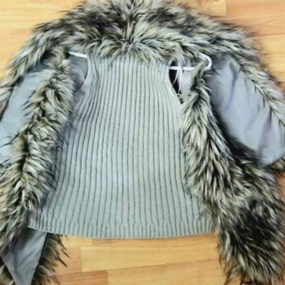 Victoria Secret fur vest - Picture 2 of 3